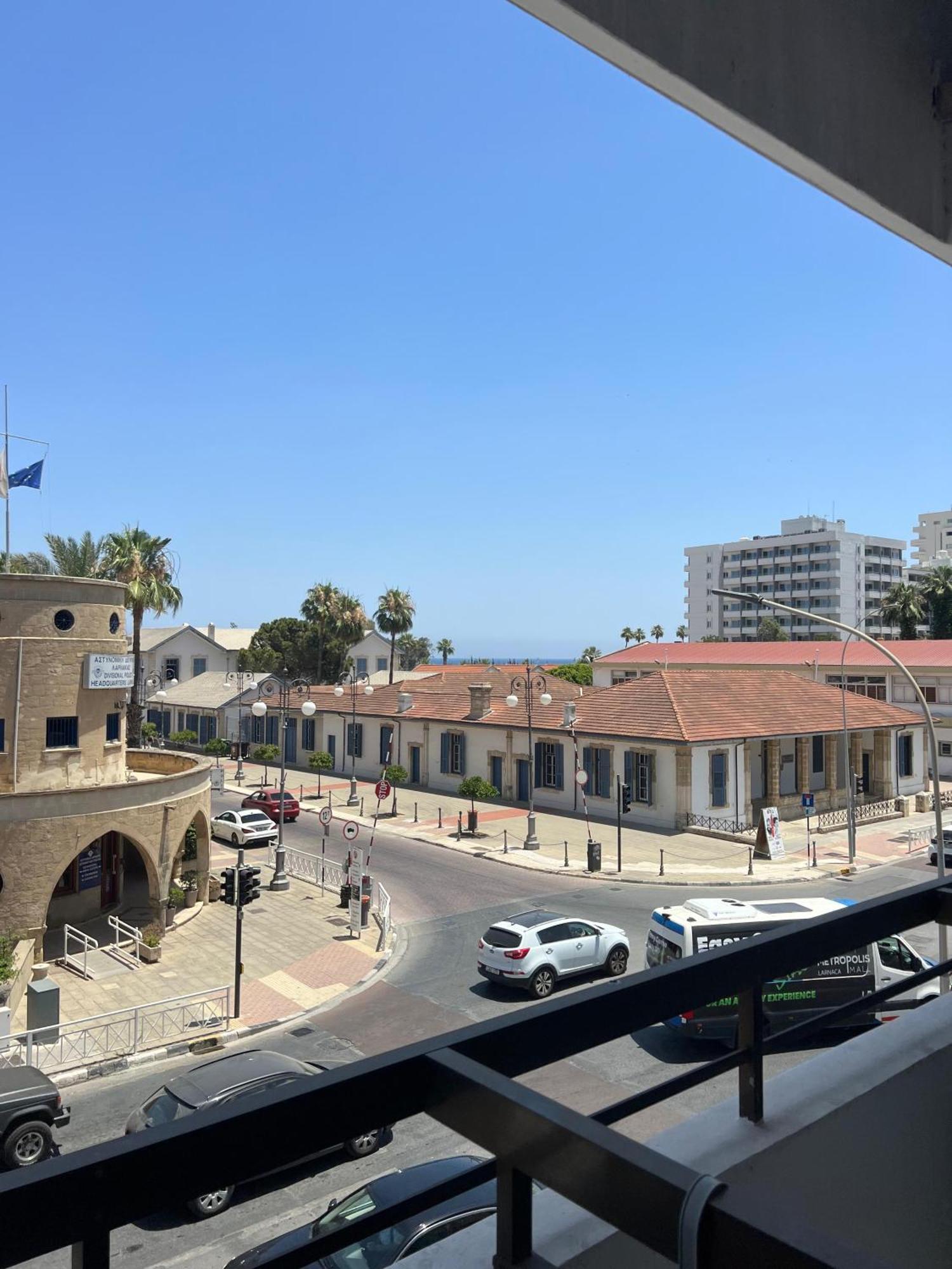 Azul Sea View Lägenhet Larnaca Exteriör bild